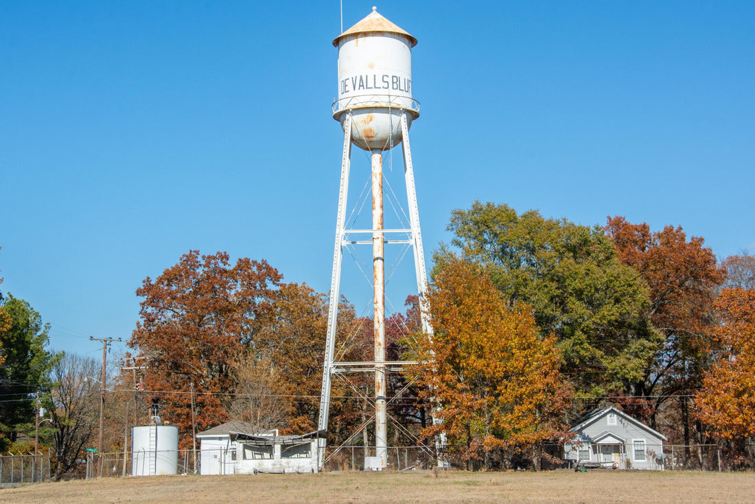 Water tower in the city of DeValls Bluff and county seat of southern Prairie County, Arkansas 2000pc Puzzle