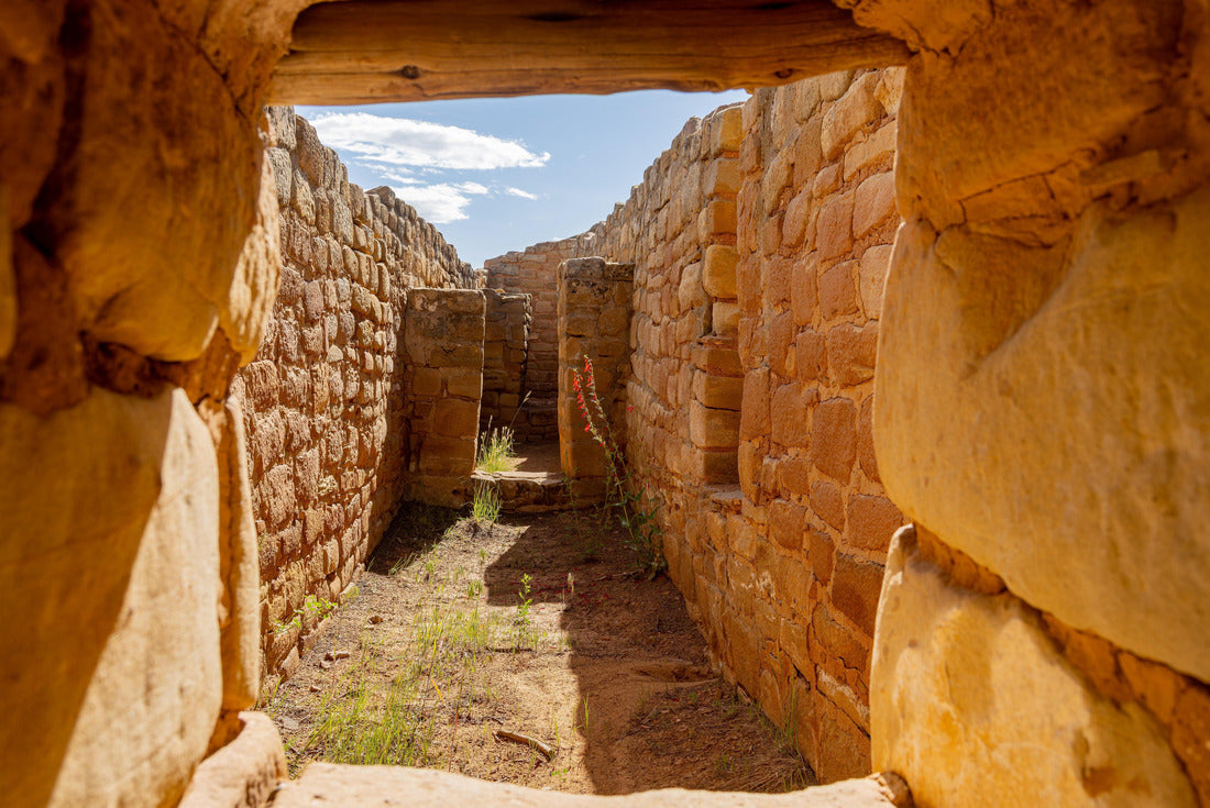 Sunny view of the historical Sun Temple in Mesa Verde National Park at Colorado 2000pc Puzzle