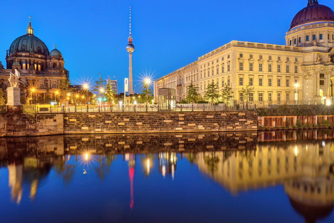 The Berlin Cathedral, the famous TV tower and the City Palace 2000pc Puzzle