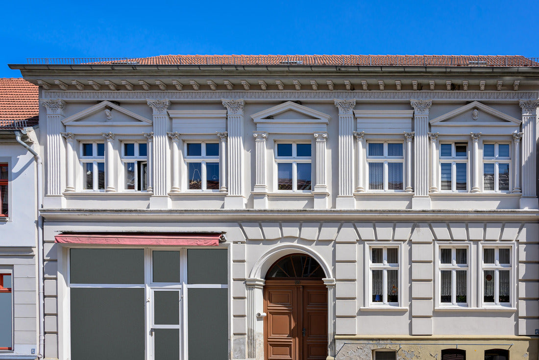 Decorative classical house facade in the old town of Gransee 2000pc Puzzle