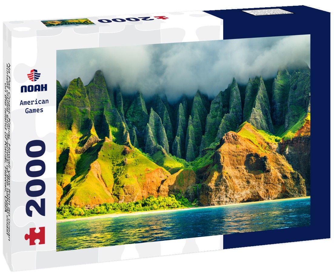 Na Pali Coast, Kauai, Hawaii view from an ocean sunset cruise tour. Scenery of the natural coast on the island of Kauai, Hawaii, USA 2000pc Puzzle