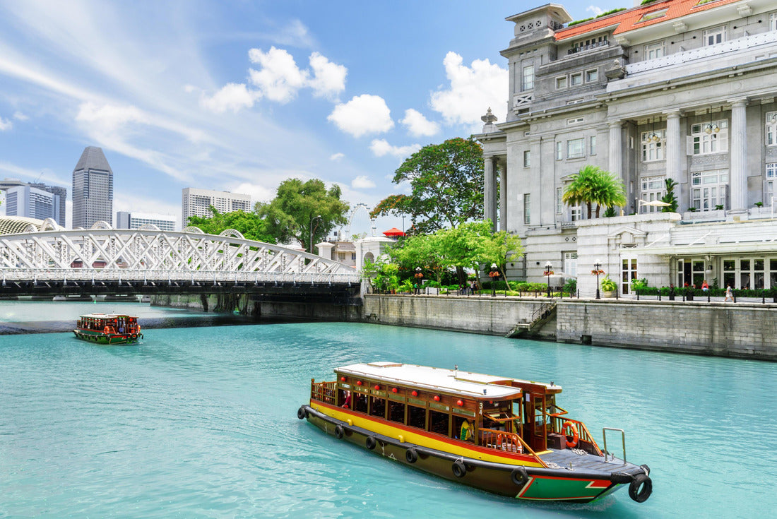 Beautiful view of the traditional tourist boats sailing along the Singapore River with the azure waters in downtown Singapore. Scenic summer city. Singapore is a popular tourist destination in Asia 2000pc Puzzle