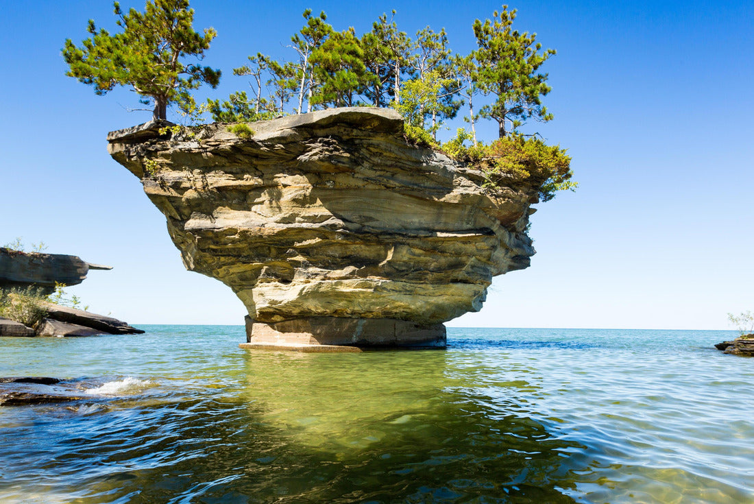 Turnip Rock at Lake Huron in Port Austin Michigan. Underwater view of the rock under the clear water 2000pc Puzzle