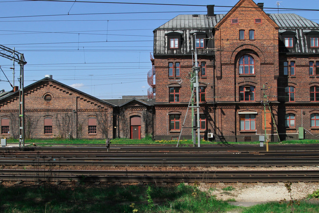 Old railroad building in Hallsberg, Sweden 2000pc Puzzle