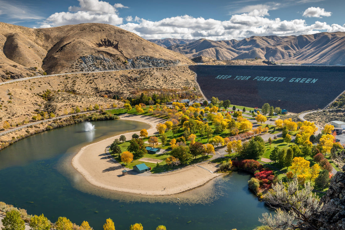 Icon Idaho dam in the fall with fountains in the park 2000pc Puzzle