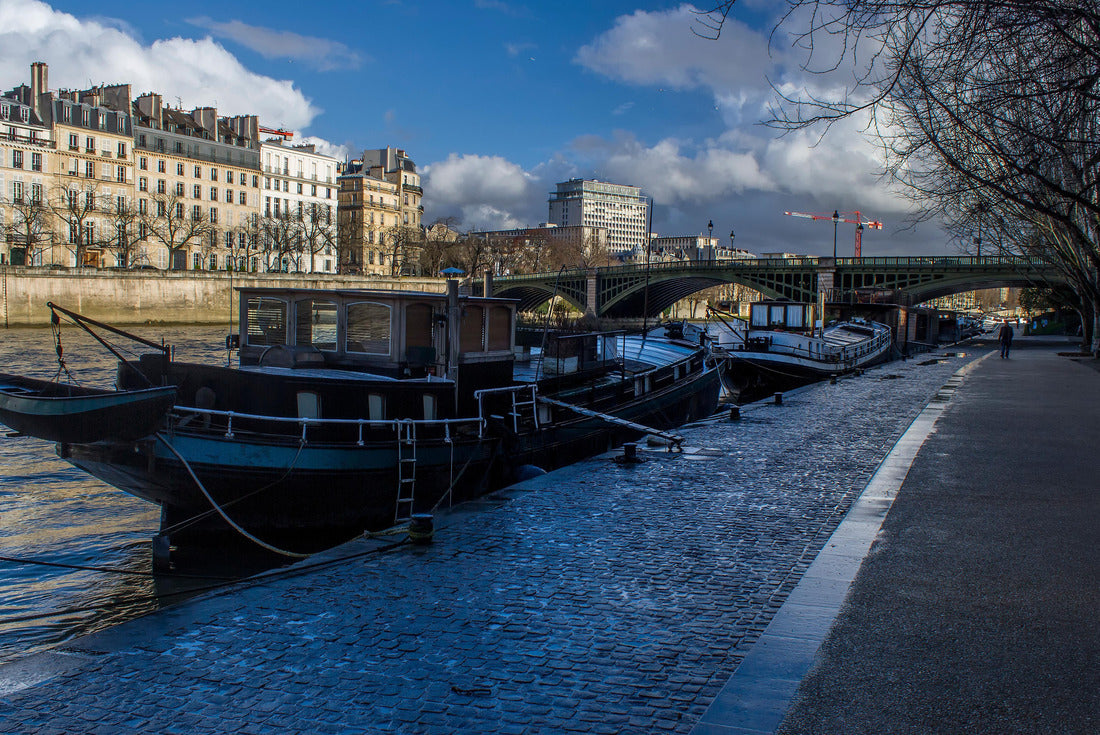 Boats in sena river on pier, Paris city 2000pc Puzzle