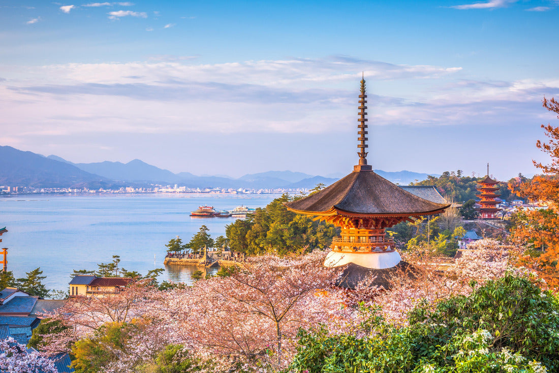 Miyajima, Hiroshima, Japan spring landscape 2000pc Puzzle