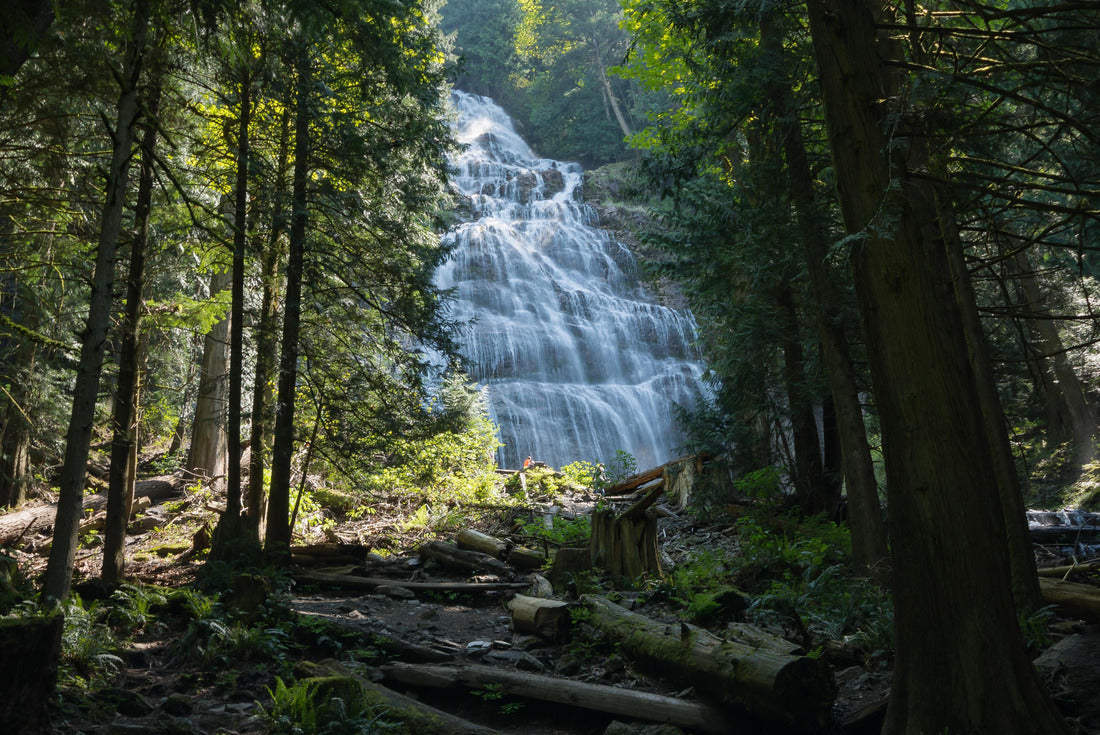 Bridal waterfalls at Bridal Veil Falls Provincial Park. The falls drop 122 meters over a wide rock face, creating a “veil-like” effect 2000pc Puzzle