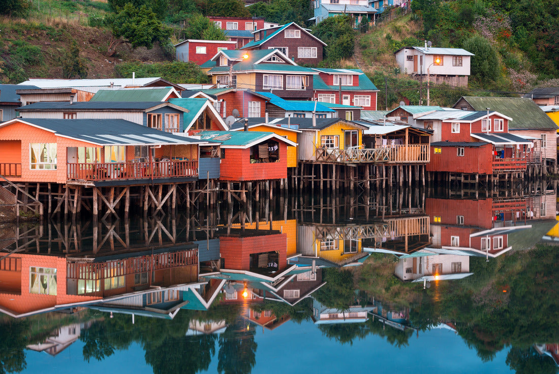 Traditional stilt houses known as palafitos in Castro on the island of Chiloe in southern Chile 2000pc Puzzle