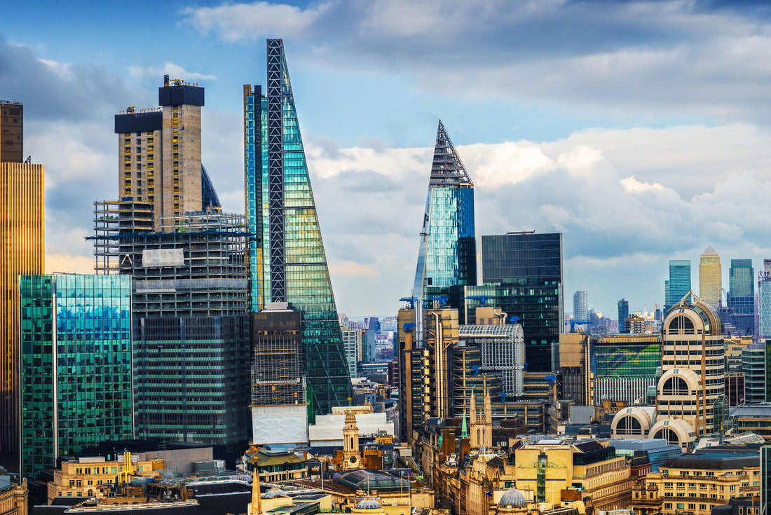 London, England - skyline view of Bank and Canary Wharf, central London's leading financial districts with famous skyscrapers at golden hour 2000pc Puzzle