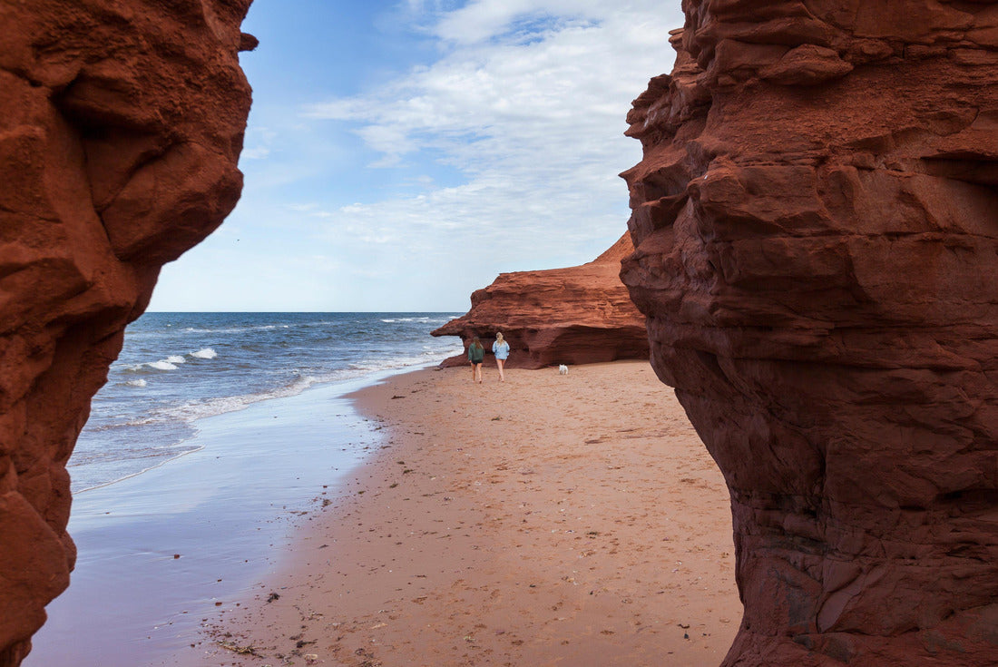 Thunder Cove rocks at Prince Edward Island Canada 2000pc Puzzle