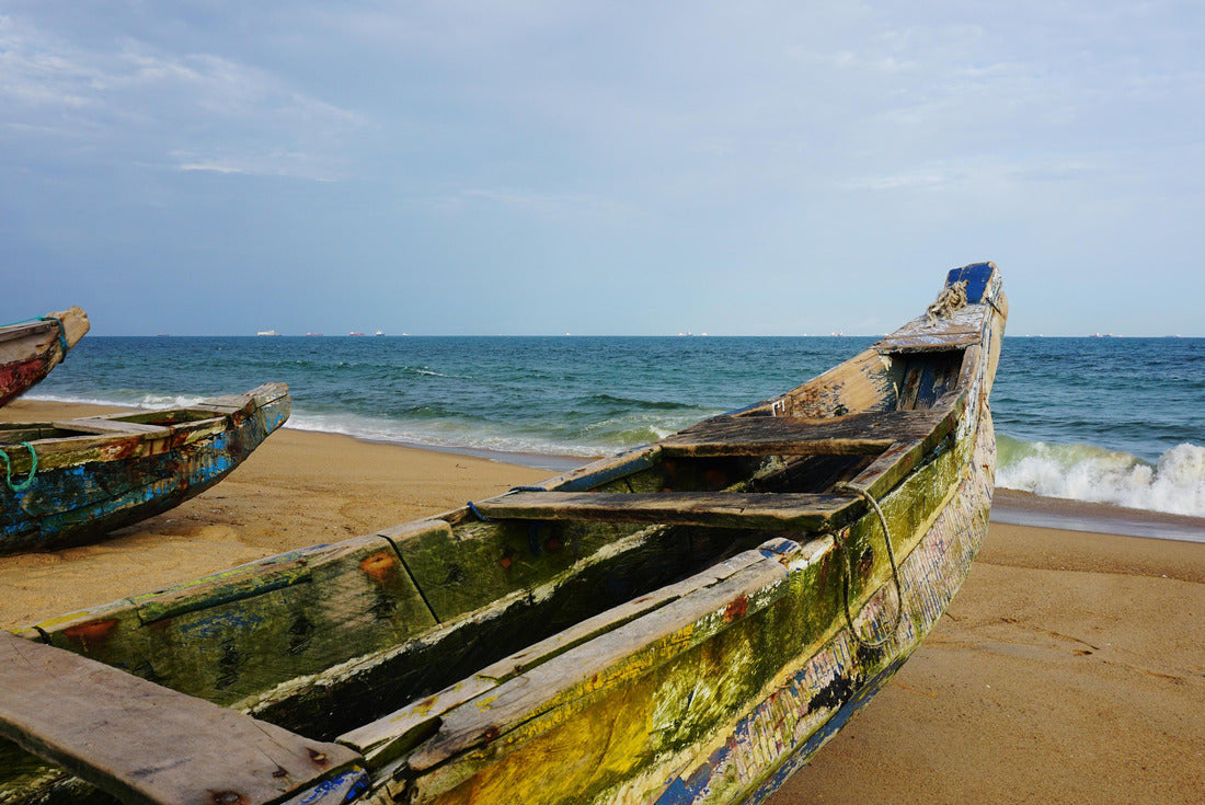 Colored fishing boats on the sand at the beach of Lome in Togo 2000pc Puzzle