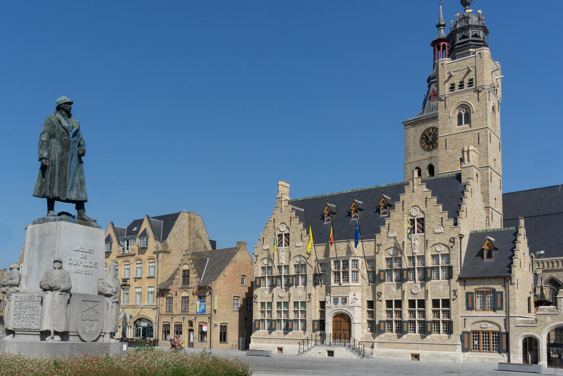 Market square in Diksmuide with town hall and statue of General Jacques de Dixmude. Diksmuide is town in Westhoek in West Flanders Vlaanderen in Belgium 2000pc Puzzle
