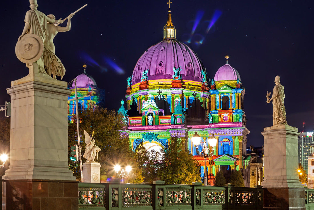 Cityscape Berlin city center colorfully illuminated at night during the Festival of Lights, Berlin, Germany 2000pc Puzzle