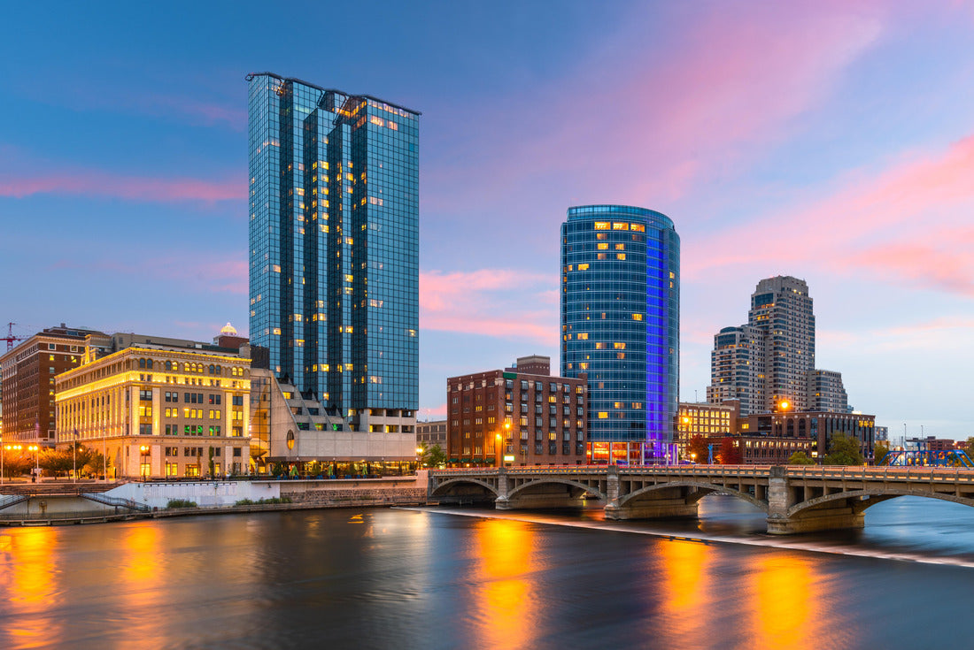 Grand Rapids, Michigan, USA downtown city skyline at the Grand River at dusk 2000pc Puzzle