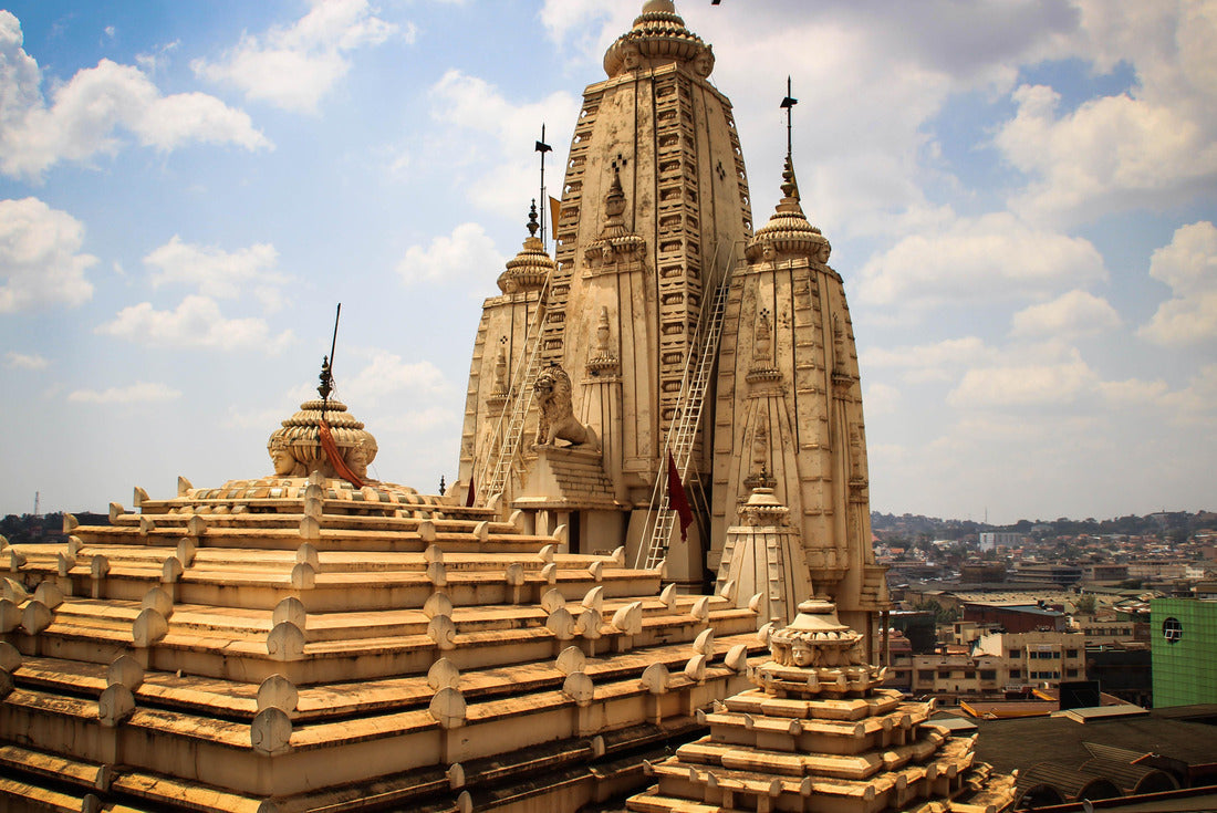 Noah Jigsaw Puzzle Hindu Temple in Kampala. Uganda 2000 pieces
