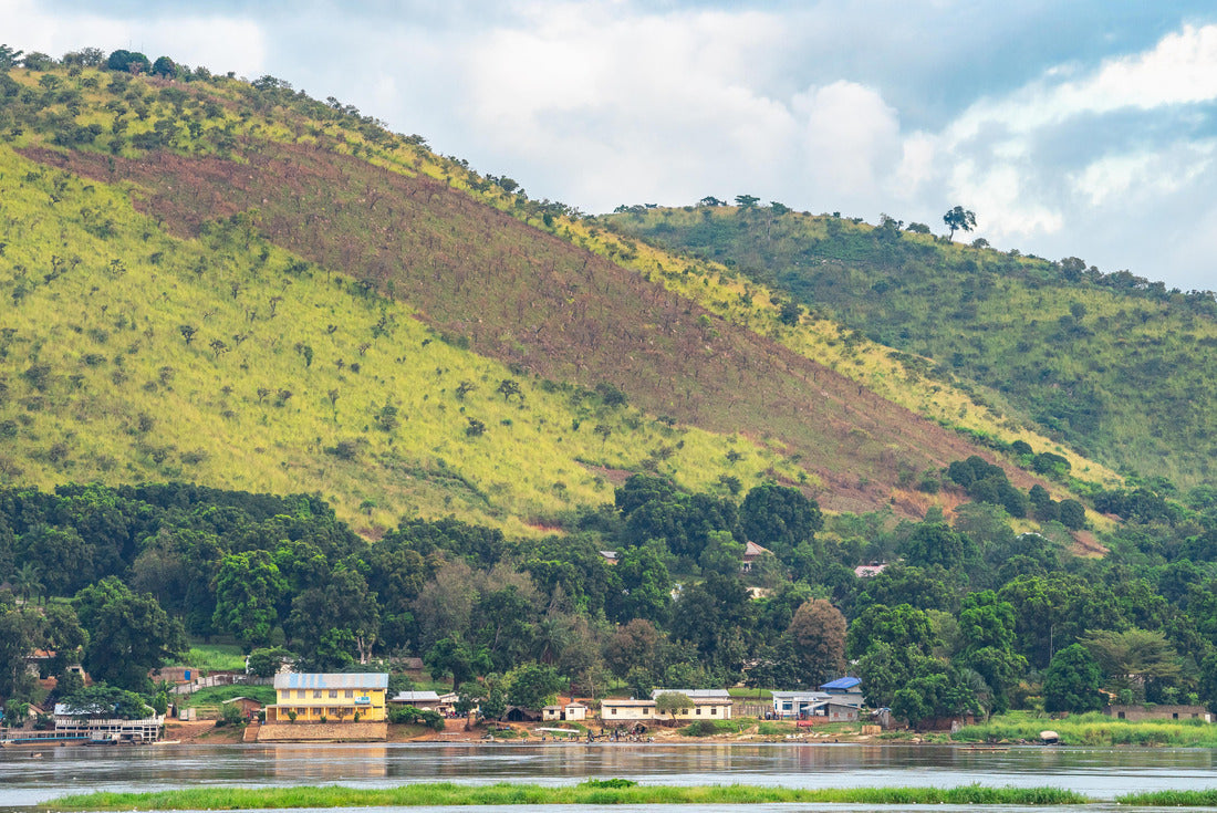 Ubangi River, village in the Central African Republic on the Ubangi River 2000pc Puzzle