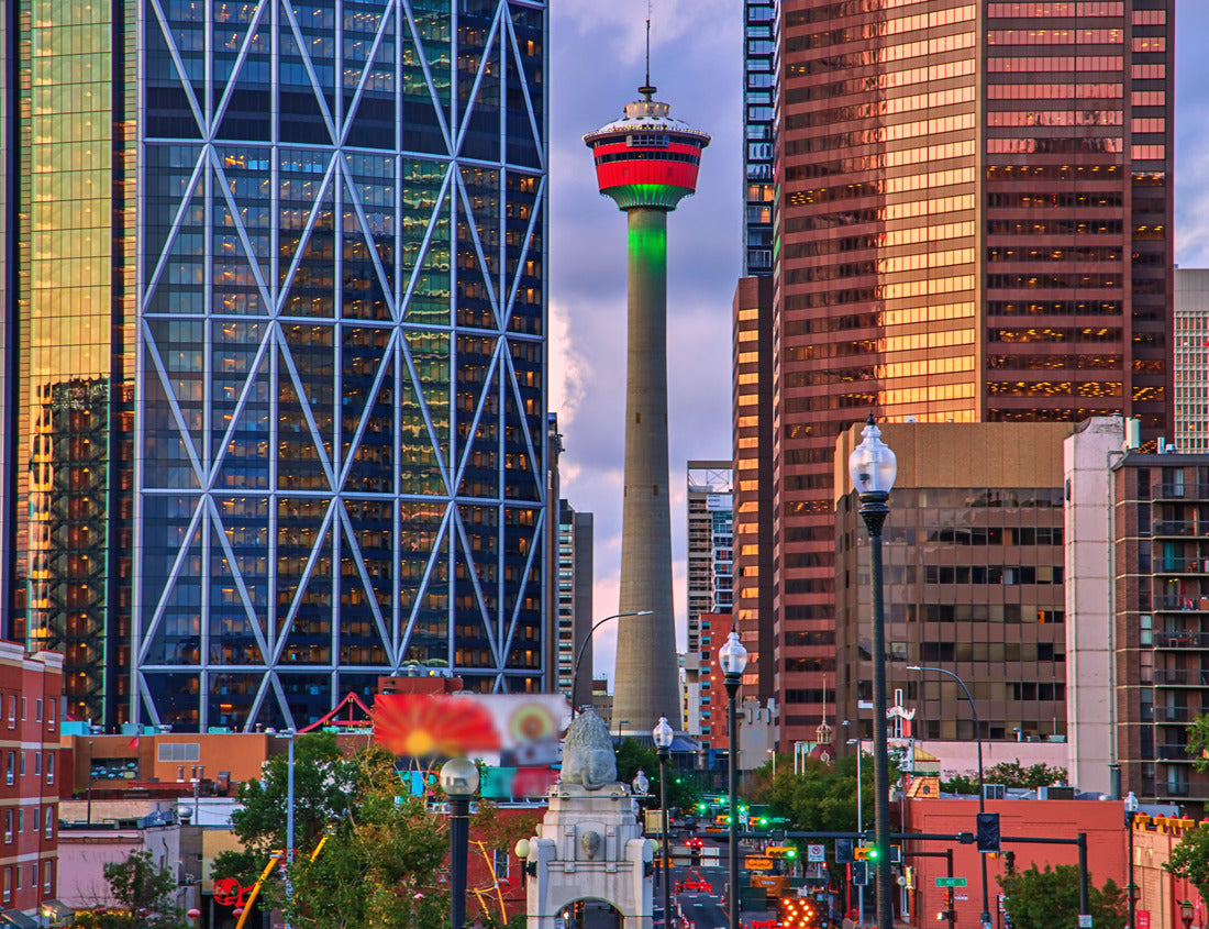 ImagiCan Jigsaw Puzzle Calgary Tower high in the city center 1000 pieces