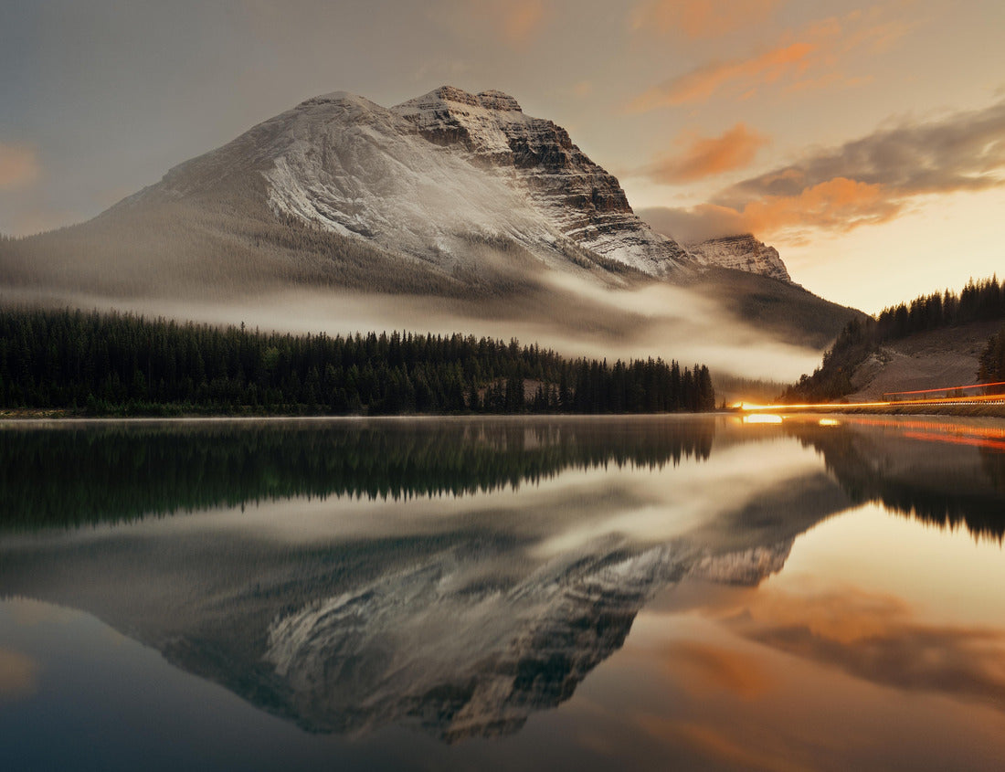ImagiCan Jigsaw Puzzle Mountain lake and paved road with reflection and fog at sunset in Banff National Park 1000 pieces