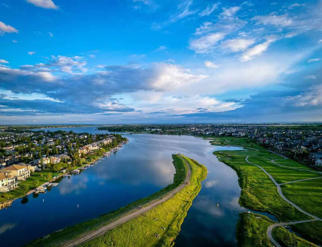 ImagiCan Jigsaw Puzzle An aerial view of Lake Chestermere in Alberta, Canada 1000 pieces