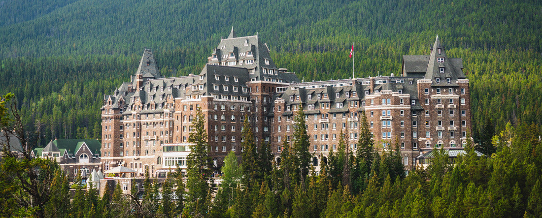 Fairmont Banff Springs, Canada 2000pc Panoramic Puzzle