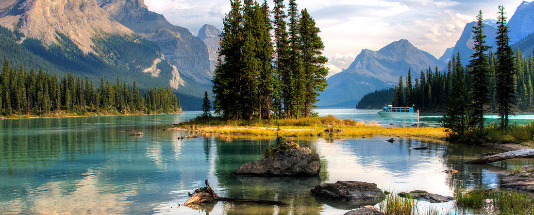 Spirit Island, Alberta, Canada 2000pc Panoramic Puzzle