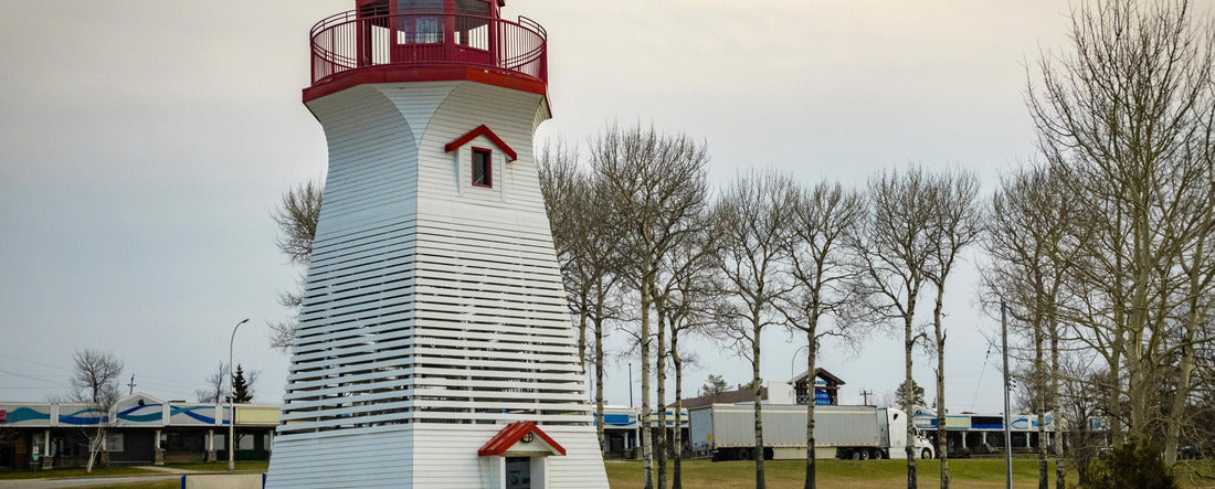 Lighthouse in Terrace Bay, Ontario 2000pc Panoramic Puzzle