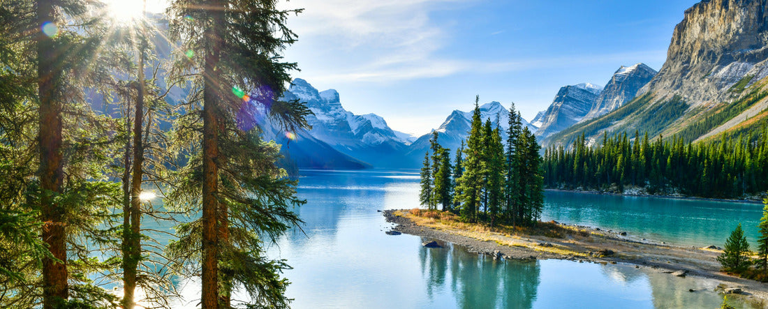 ImagiCan Jigsaw Puzzle view of beautiful Spirit Island in Maligne Lake, Jasper National Park, Alberta 2000 pieces panorama