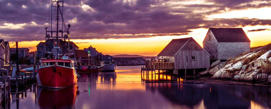 Peggy's Cove, quiet fishing village on the Atlantic coast of Nova Scotia 2000pc Panoramic Puzzle