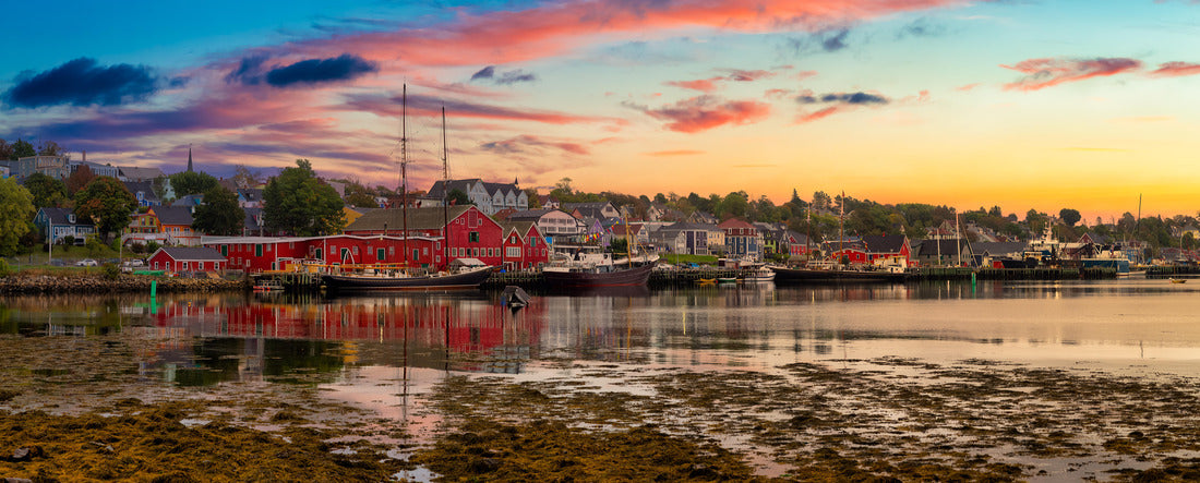 Lunenburg, Nova Scotia 2000pc Panoramic Puzzle