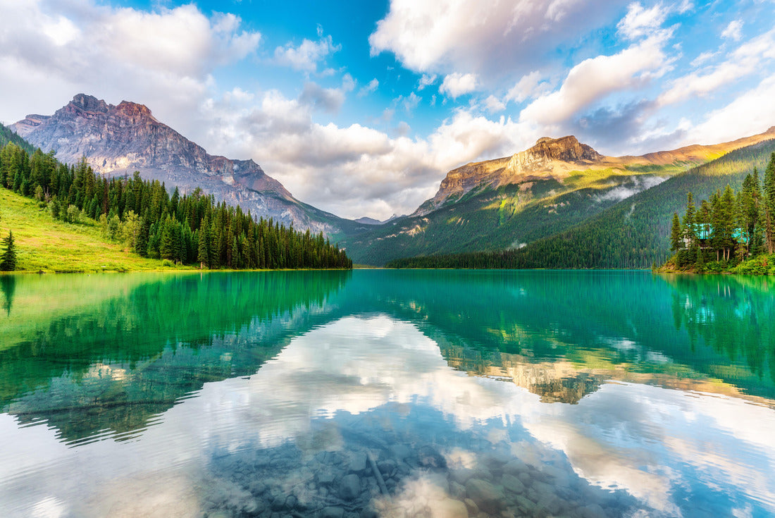 ImagiCan Jigsaw Puzzle Emerald Lake in Yoho Np, British Columbia, Canada 2000 pieces