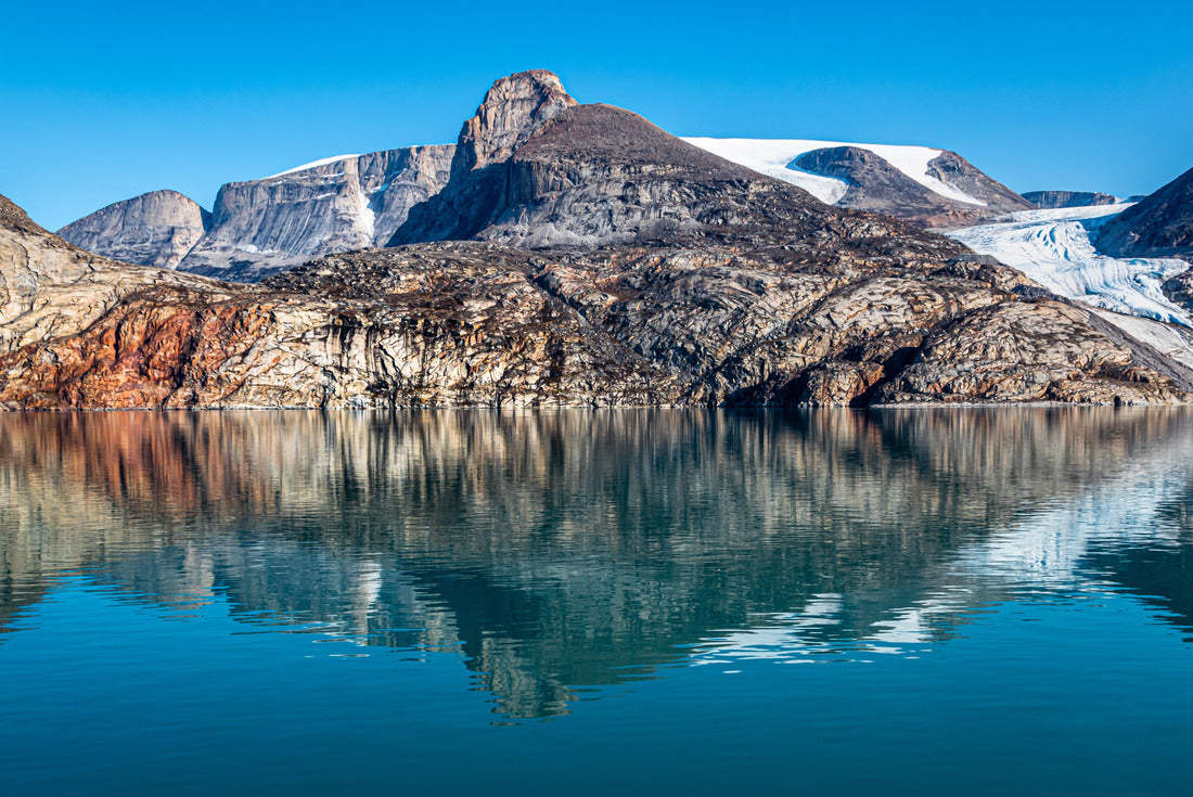 Mountain reflection, Sam Ford Fjord, Arctic Canada, Nunavut 2000pc Puzzle