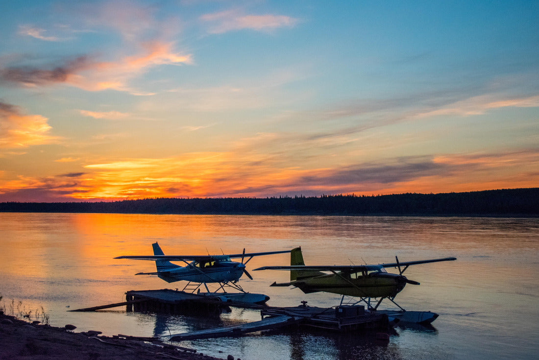 Evening sunset on the Dehcho (Big) River in Fort Simpson, NT 2000pc Puzzle