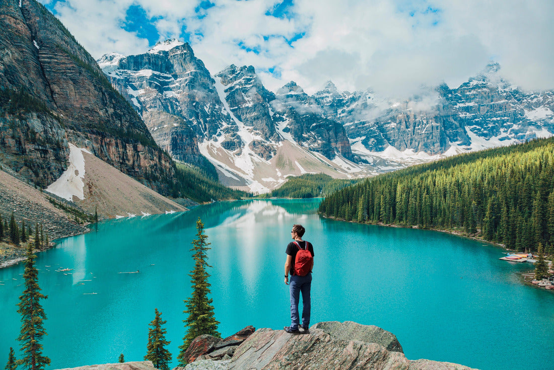 ImagiCan Jigsaw Puzzle Canada travel man hiker at Moraine Lake Banff National Park, Alberta 2000 pieces