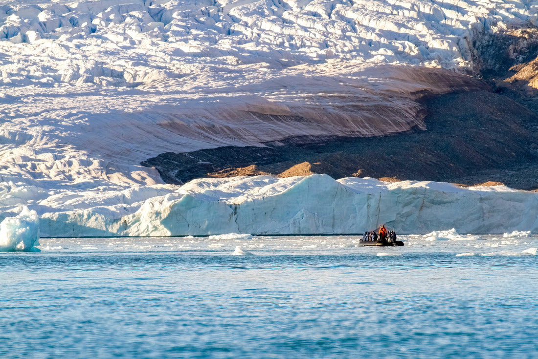 Boat trips to the glacier in Croker Bay, Devon Island, Nunavut, Canada 2000pc Puzzle