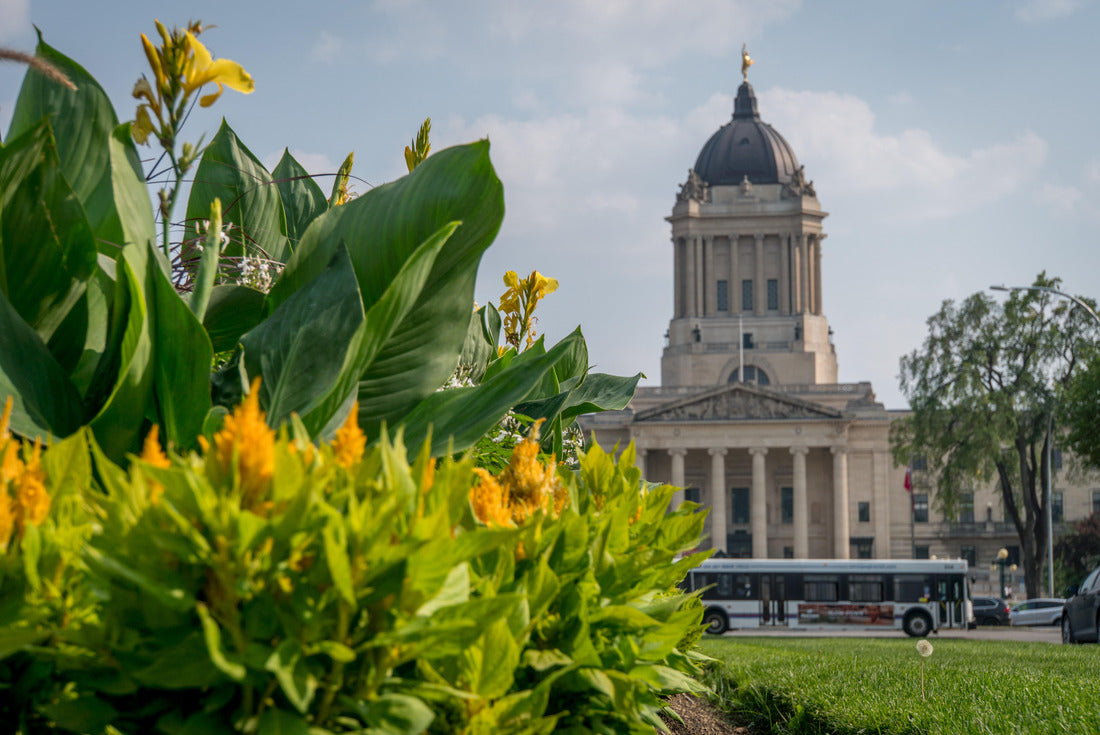 Manitoba Legislative Building originally named Manitoba Parliament Building in Winnipeg 2000pc Puzzle