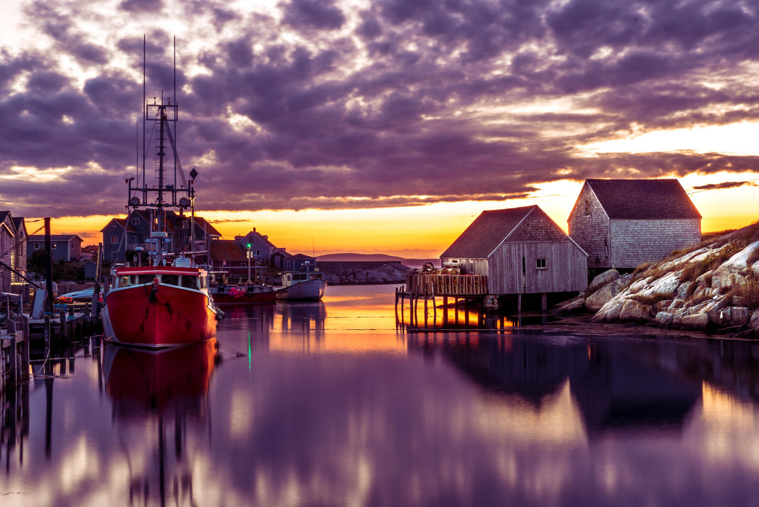 Peggy's Cove. View of a quiet fishing village on the Atlantic coast of Nova Scotia 2000pc Puzzle