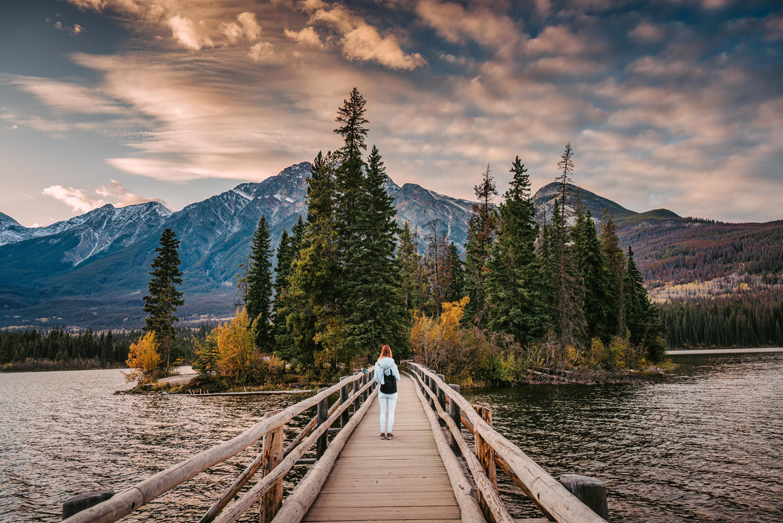 Pyramid Lake in the evening in Jasper National Park, AB 2000pc Puzzle