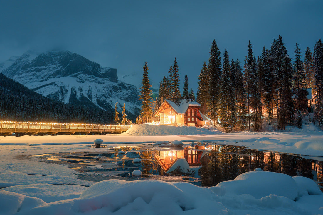 Emerald Lake in Yoho National Park, British Columbia 2000pc Puzzle
