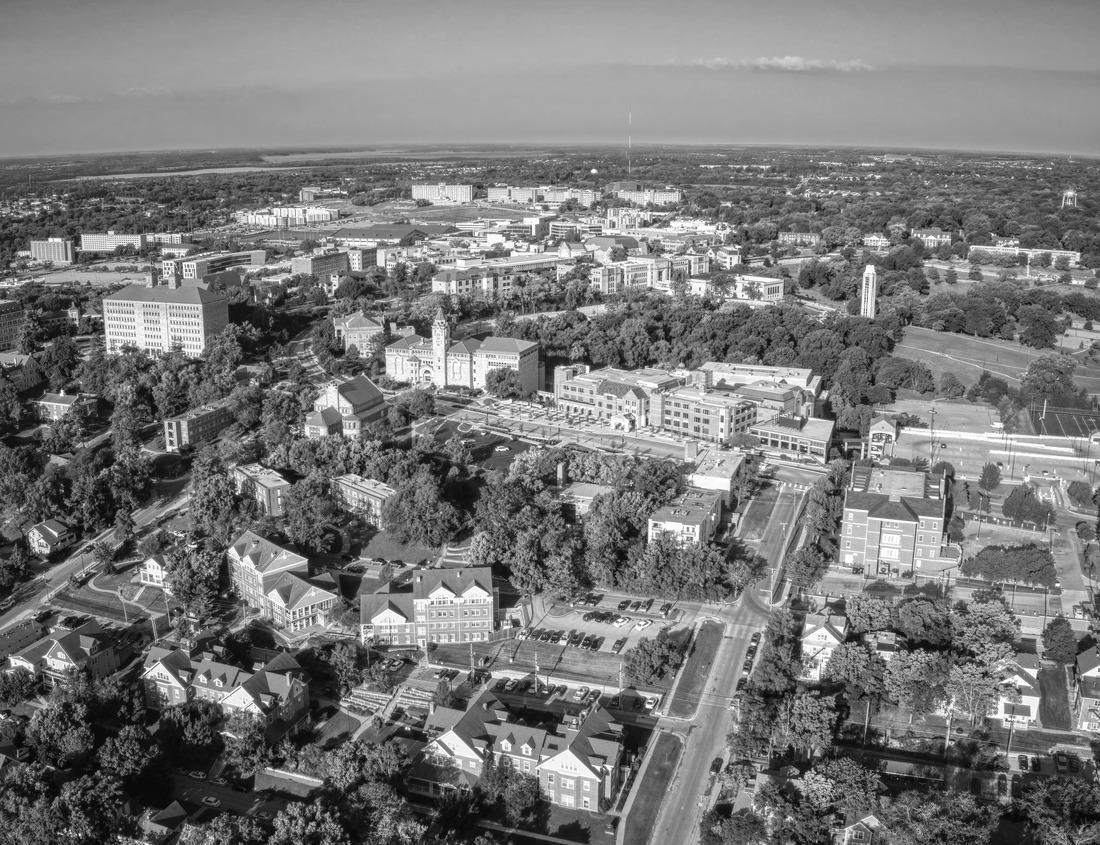 Noah Jigsaw Puzzle Guiyang, China skyline at Jiaxiu Pavilion on the Nanming River in black white 1000 pieces