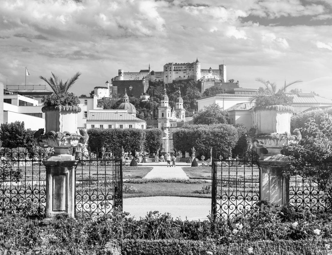 Noah Jigsaw Puzzle African sunset with stormy sky at Lake Bunyonyi in Uganda, Africa in black white 1000 pieces