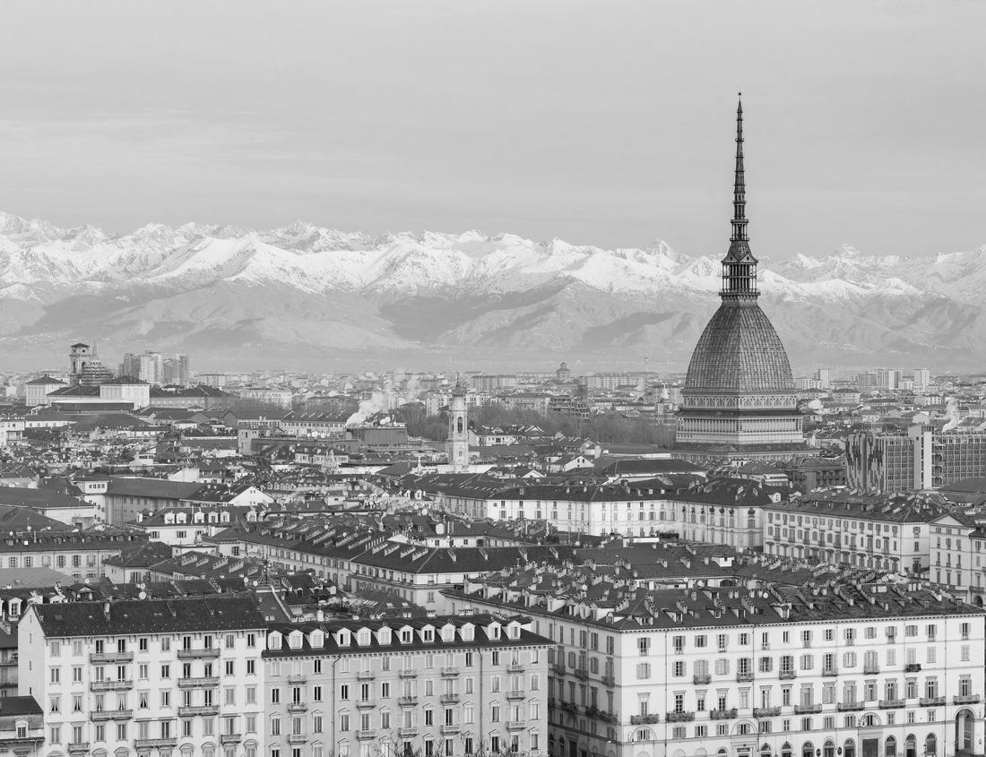 Noah Jigsaw Puzzle Madrid, Spain at Communication Palace in black white 1000 pieces