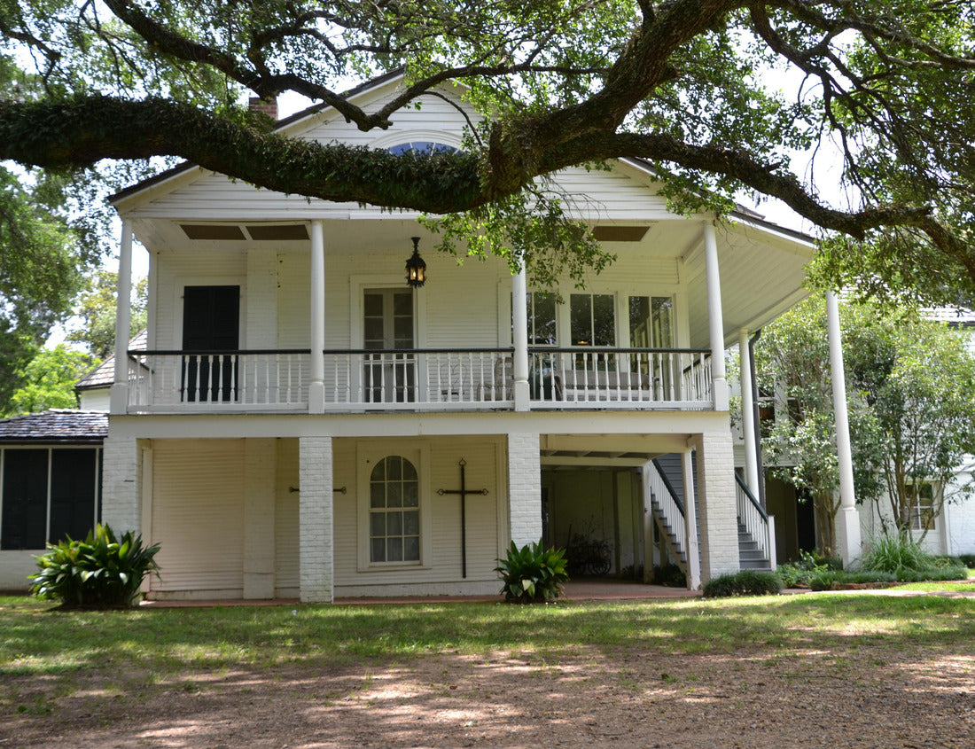 Noah Jigsaw Puzzle Oakland Plantation, part of the Cane River Creole National Historical Park located in Natchitoches, Louisiana 1000 pieces