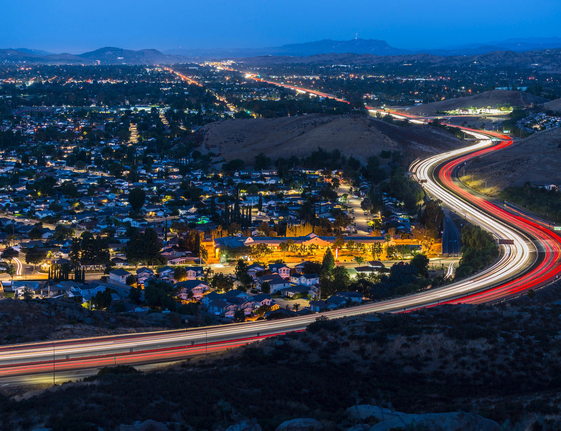 Noah Jigsaw Puzzle Twilight view of commuter freeway traffic in suburban Simi Valley near Los Angeles in Ventura County, California 1000 pieces