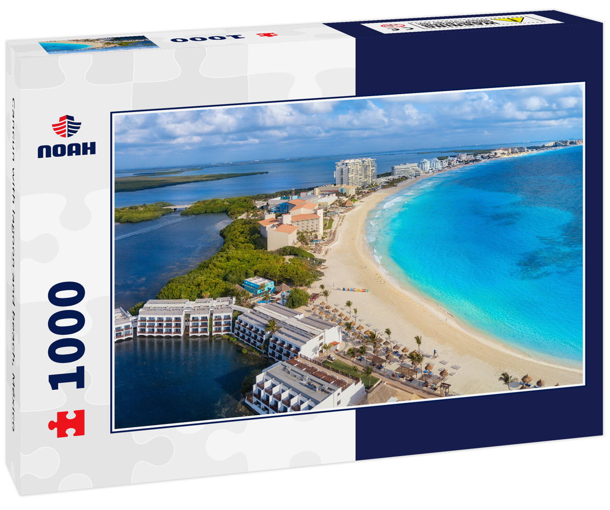 Cancun with lagoon and beach, México