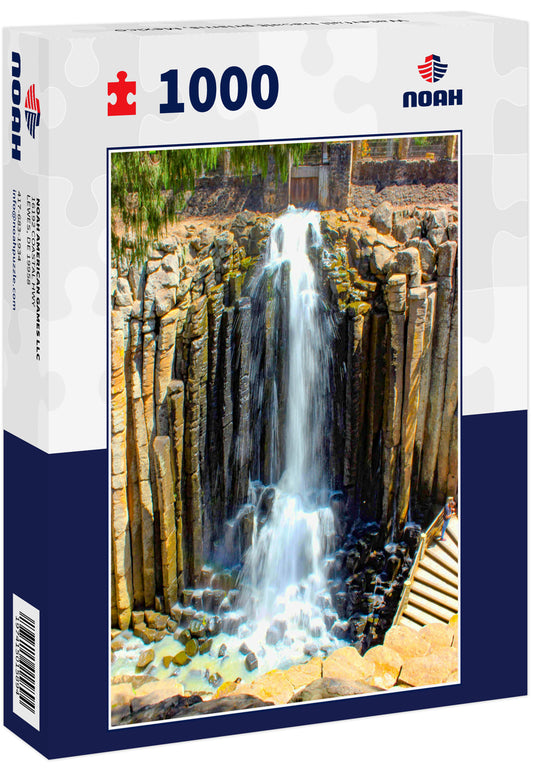 Waterfall basalt prisms, Mexico