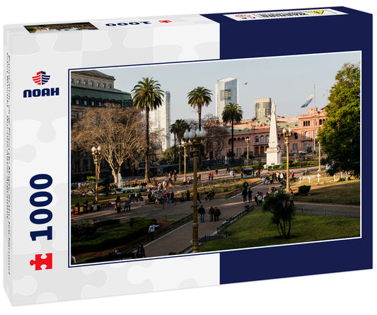 Panoramic view Plaza de Mayo, in the background Casa Rosada - Buenos Aires, Argentina