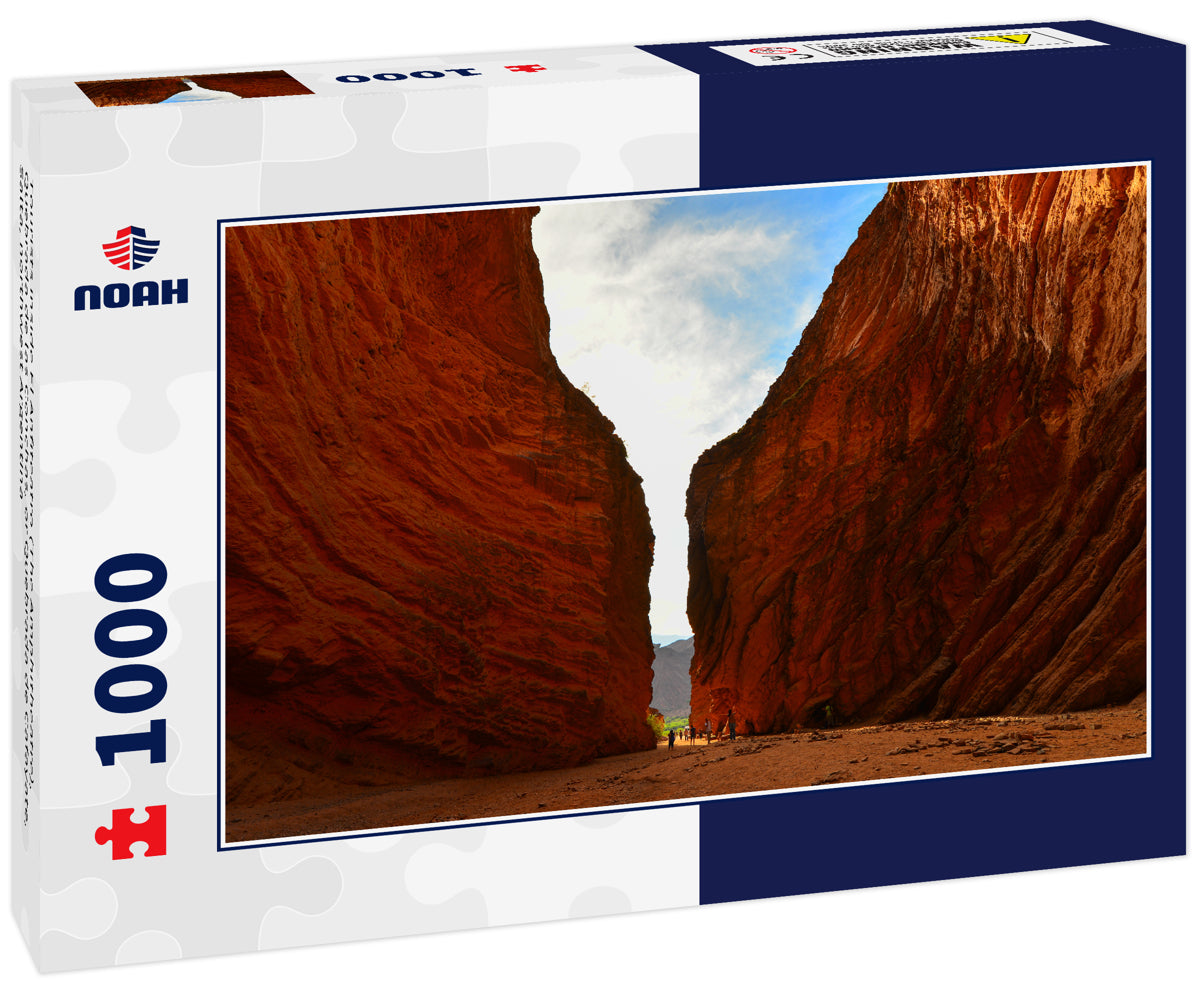 Tourists inside El Anfiteatro (The Amphitheatre), Quebrada de las Conchas, or Quebrada de Cafayate, Salta, northwest Argentina
