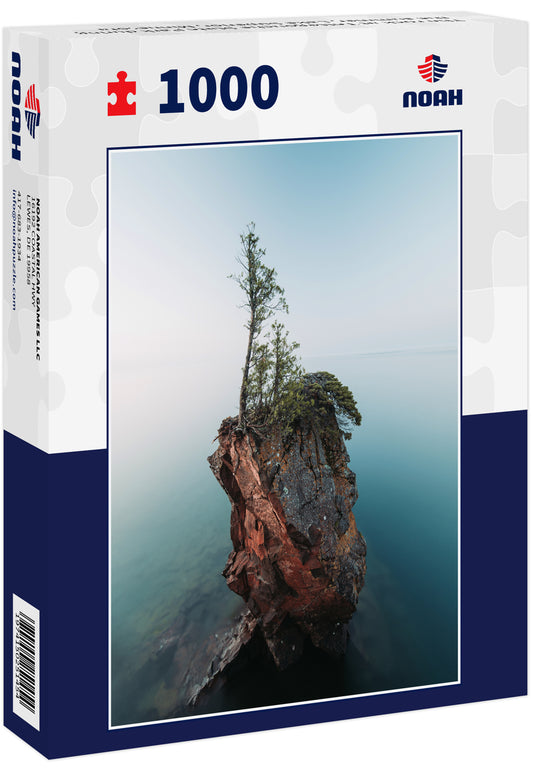 The rock at Tettegouche State Park during the summer, Lake Superior, Minnesota