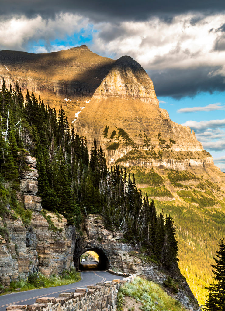 Views from the Hidden Trail in Glacier national park in Montana during summer